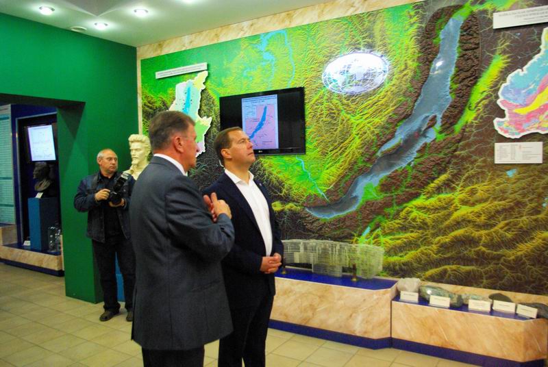 Д.А. Медведев в Байкальском Музее - 9 слайд