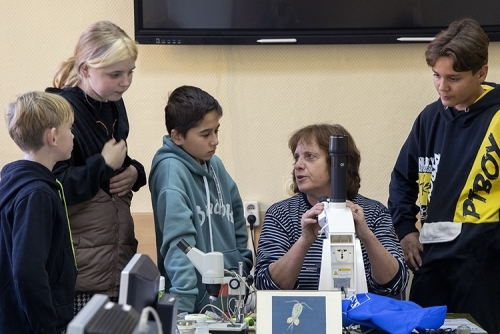 206 учащихся школ города Иркутска прошли практикум по байкаловедению в Байкальском музее - основной вид