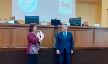 миниатюра - В День российской науки губернатор Иркутской области Игорь Иванович Кобзев вручил почётные грамоты работникам науки - дополнительный вид 1