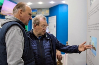 Визит президента РАН Г. Я. Красникова в Байкальский музей СО РАН