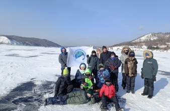 Детская арктическая экспедиция изучает Байкал